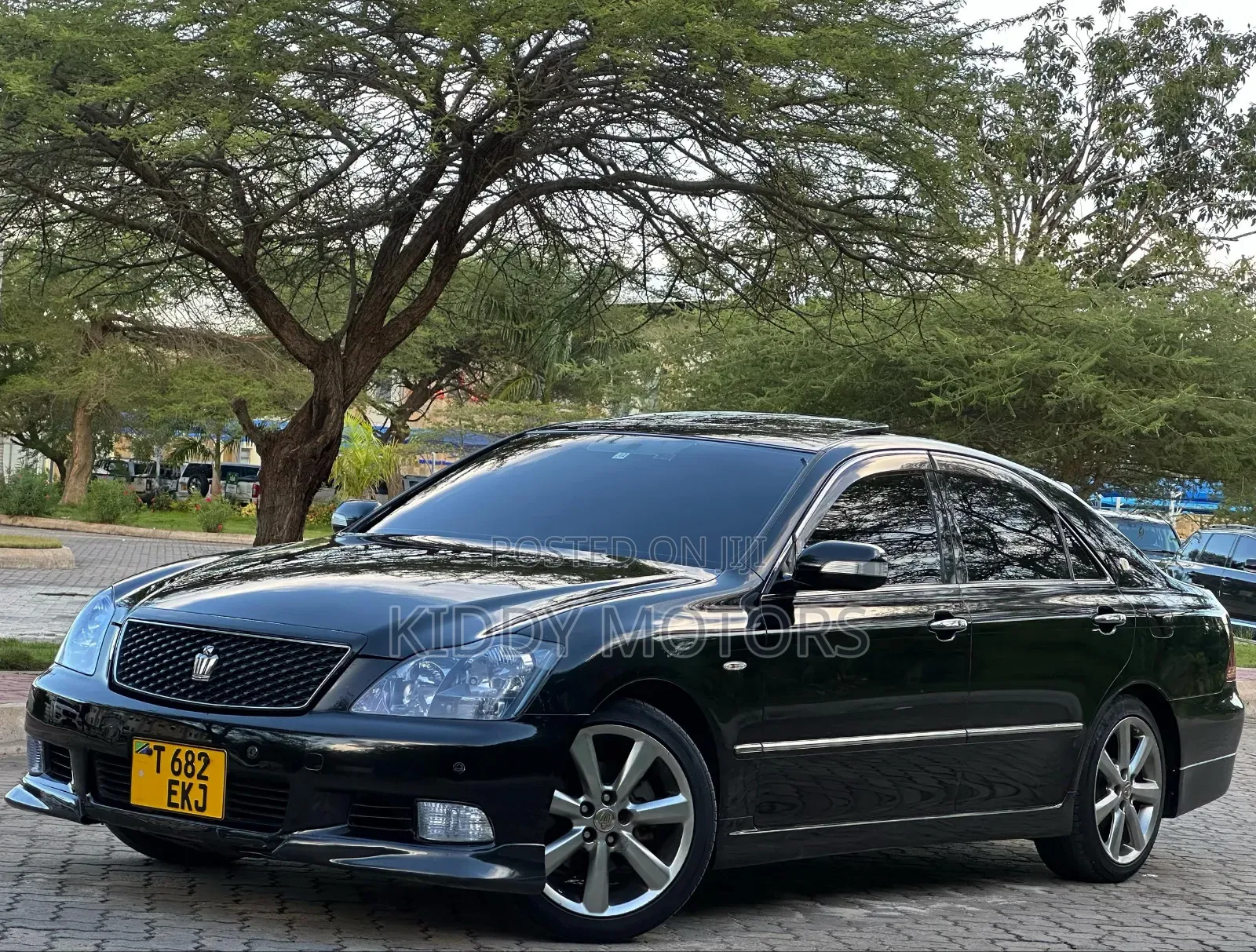 Toyota Crown 2006 Black