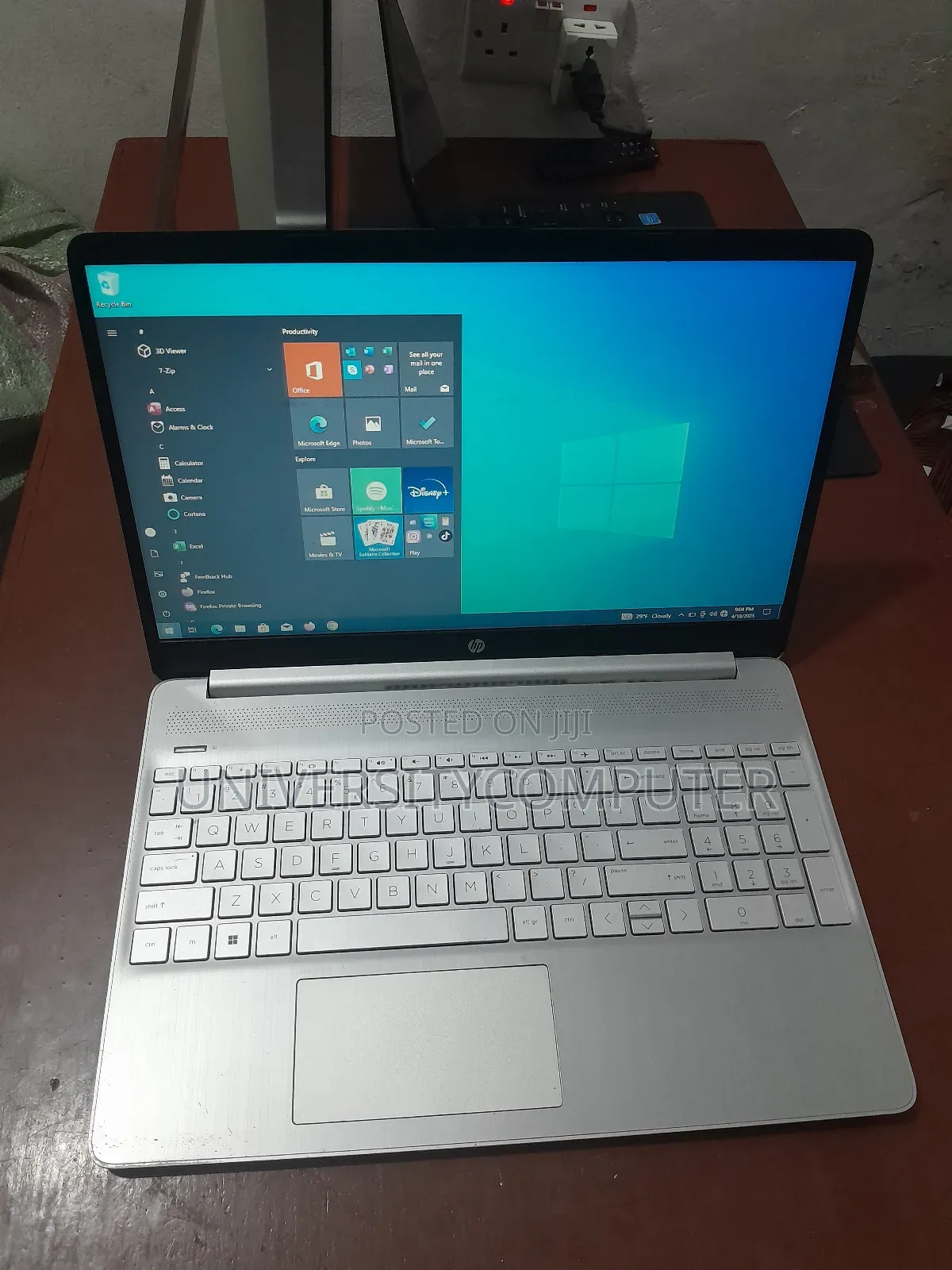Laptop HP 250 G6 4GB Intel SSD 256GB