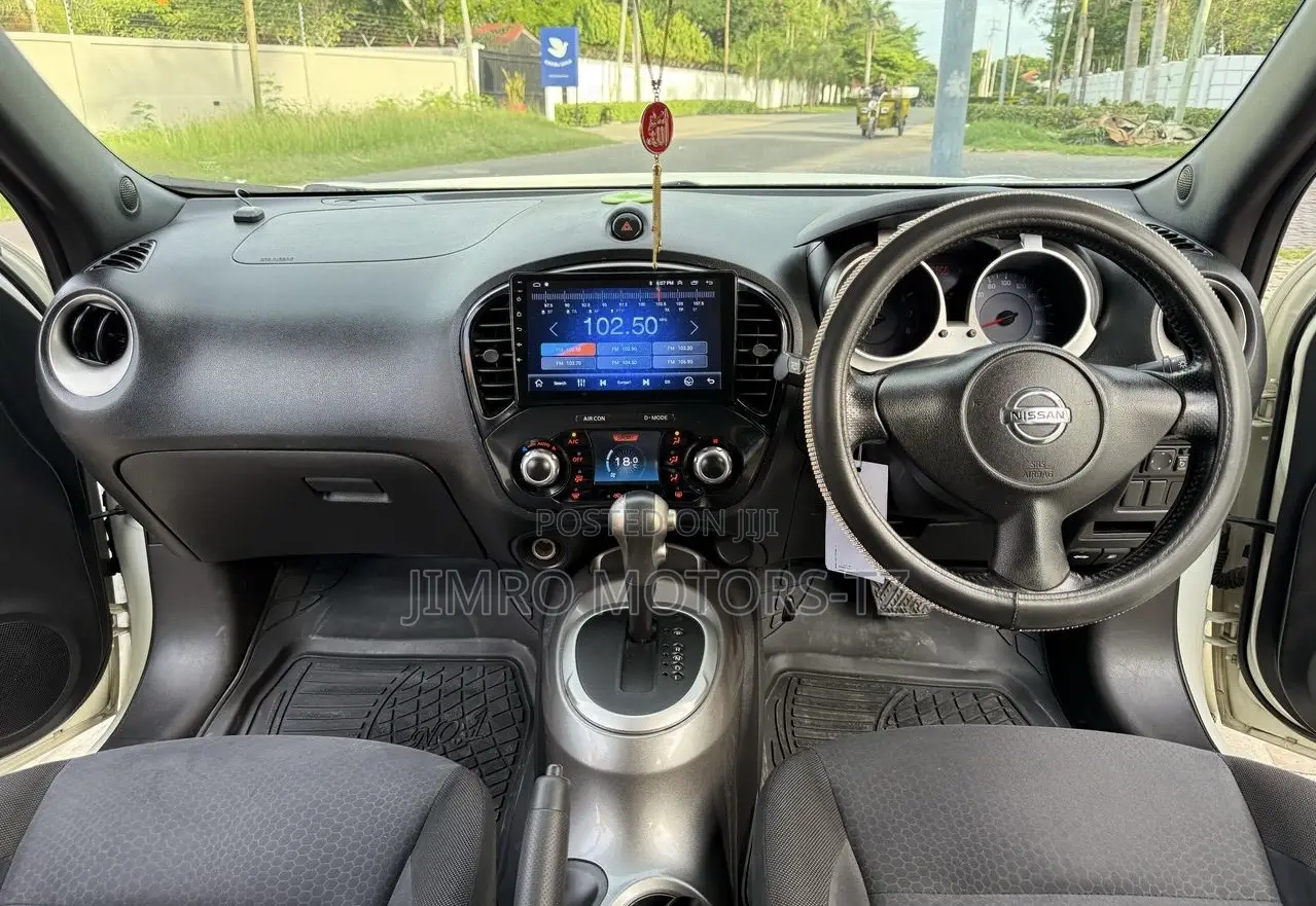 Nissan Juke 2011 White