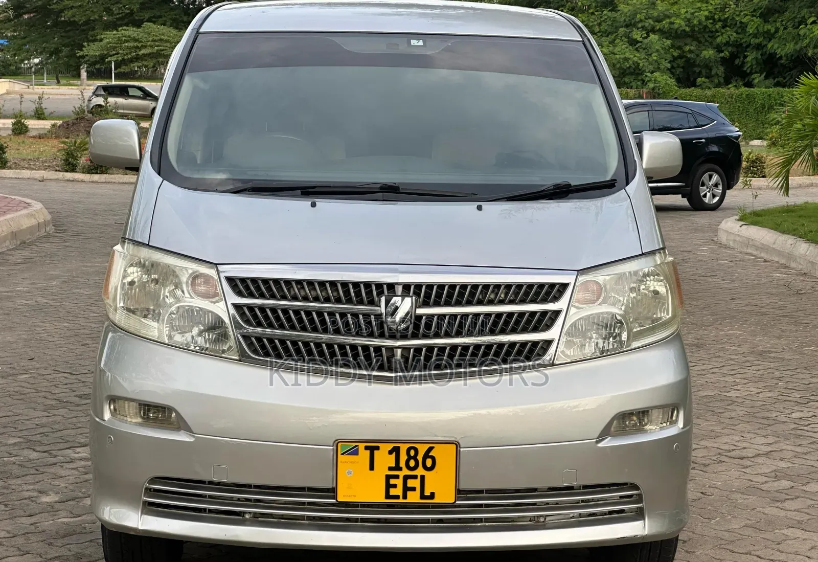 Toyota Alphard 2004 Silver