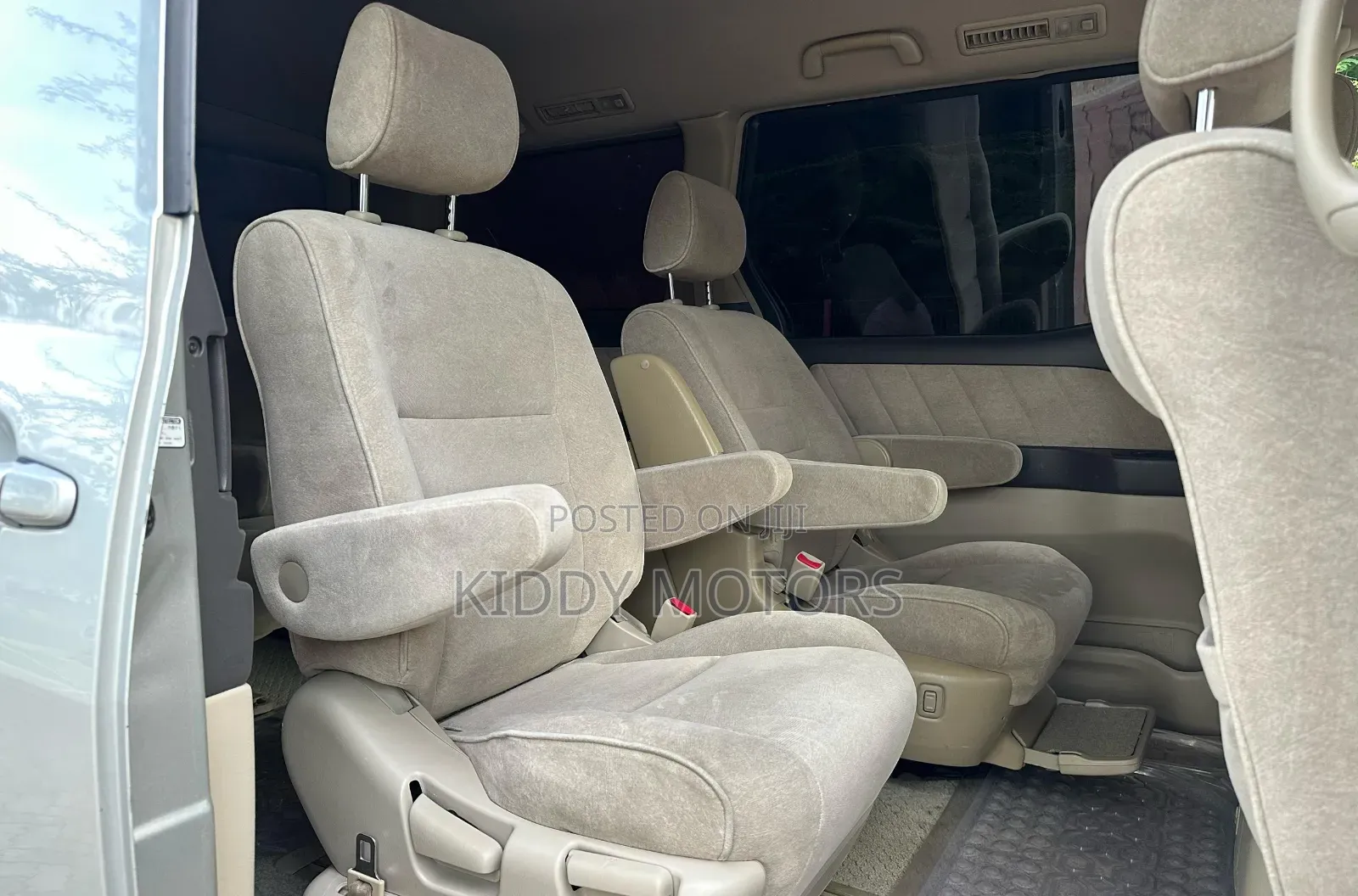 Toyota Alphard 2004 Silver