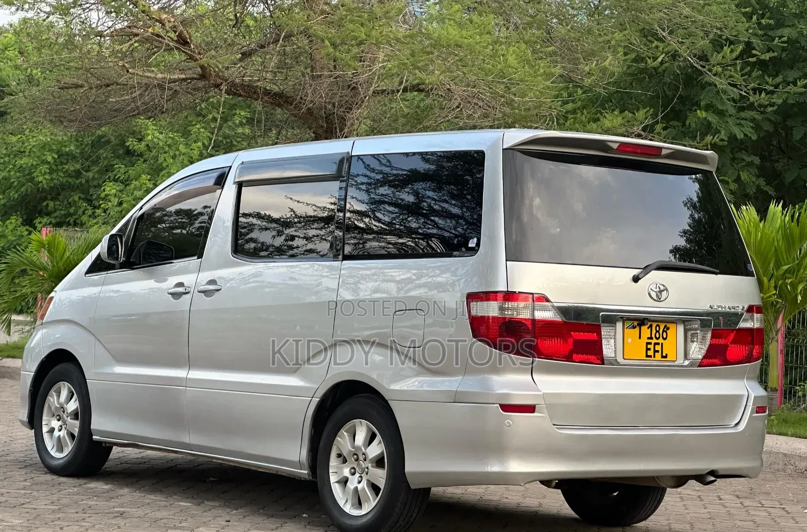 Toyota Alphard 2004 Silver