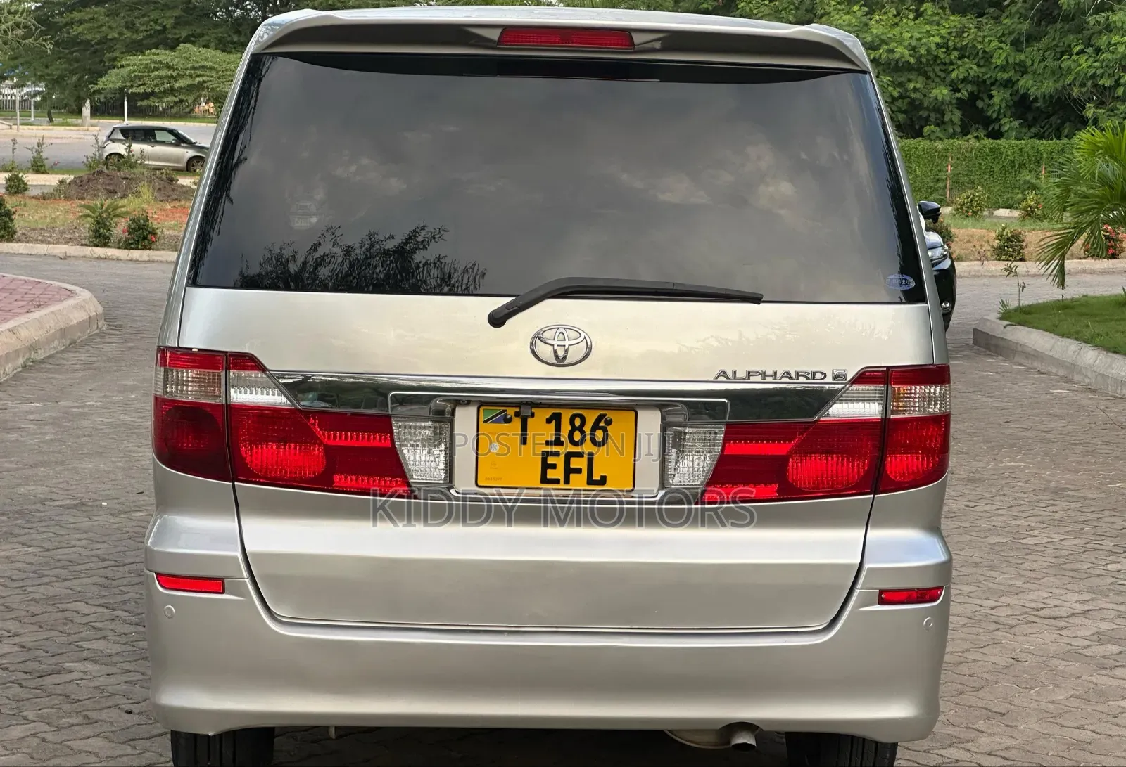 Toyota Alphard 2004 Silver