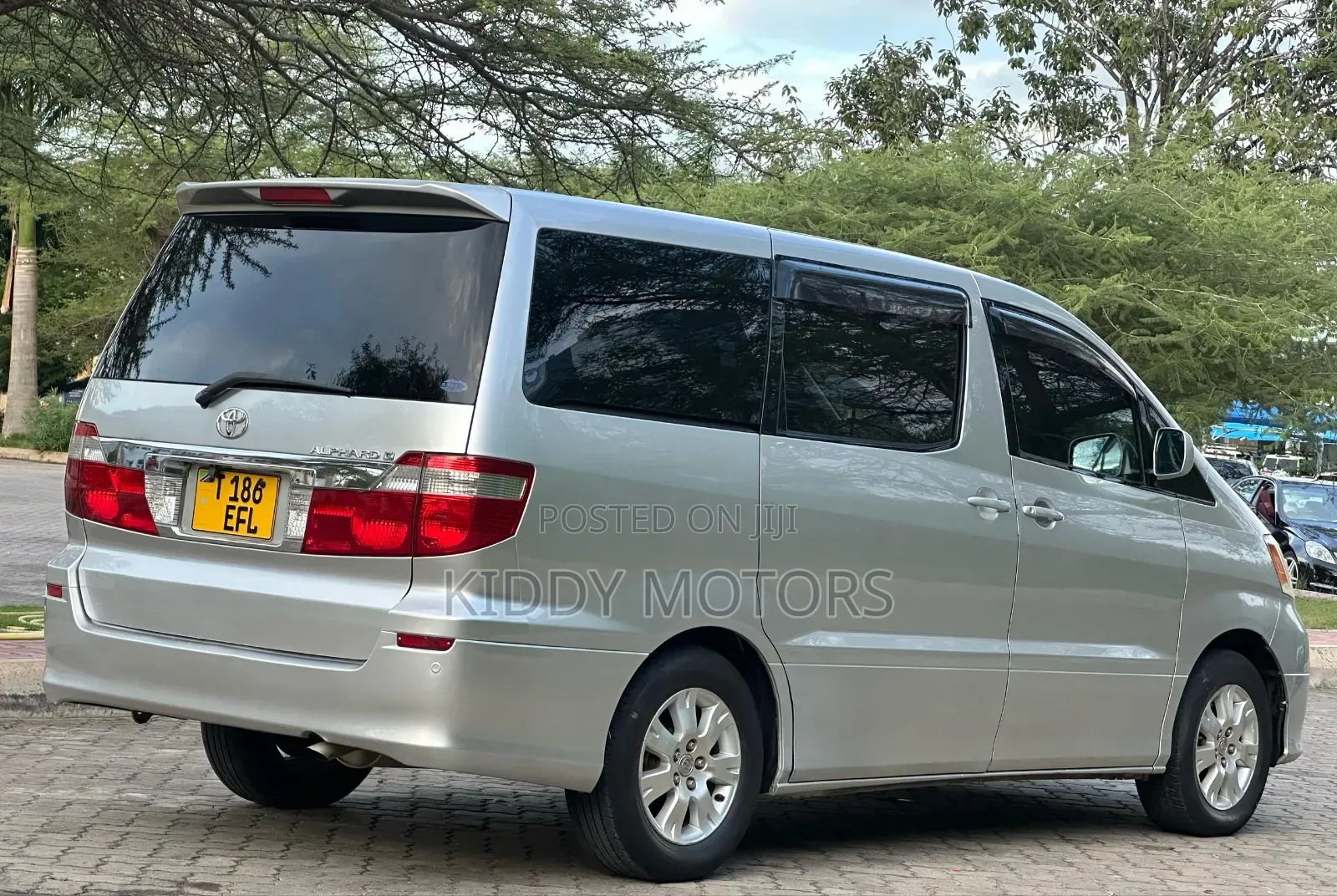 Toyota Alphard 2004 Silver