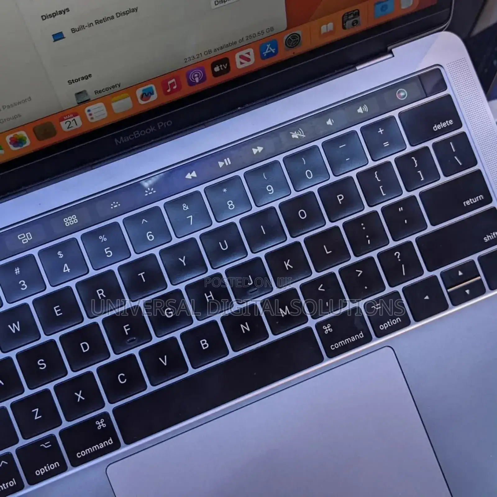 New Laptop Apple MacBook Pro 2017 16GB Intel Core I7 SSD 256GB