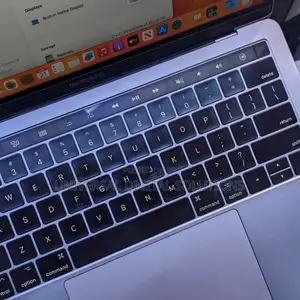 New Laptop Apple MacBook Pro 2017 16GB Intel Core I7 SSD 256GB