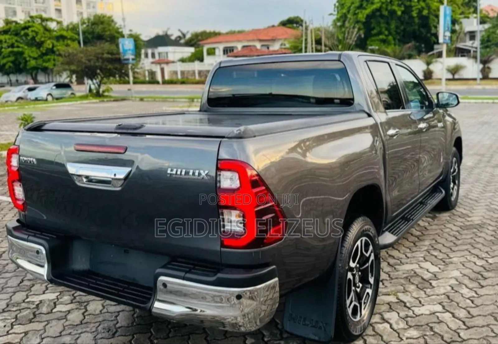 Toyota Hilux 2023 Gray