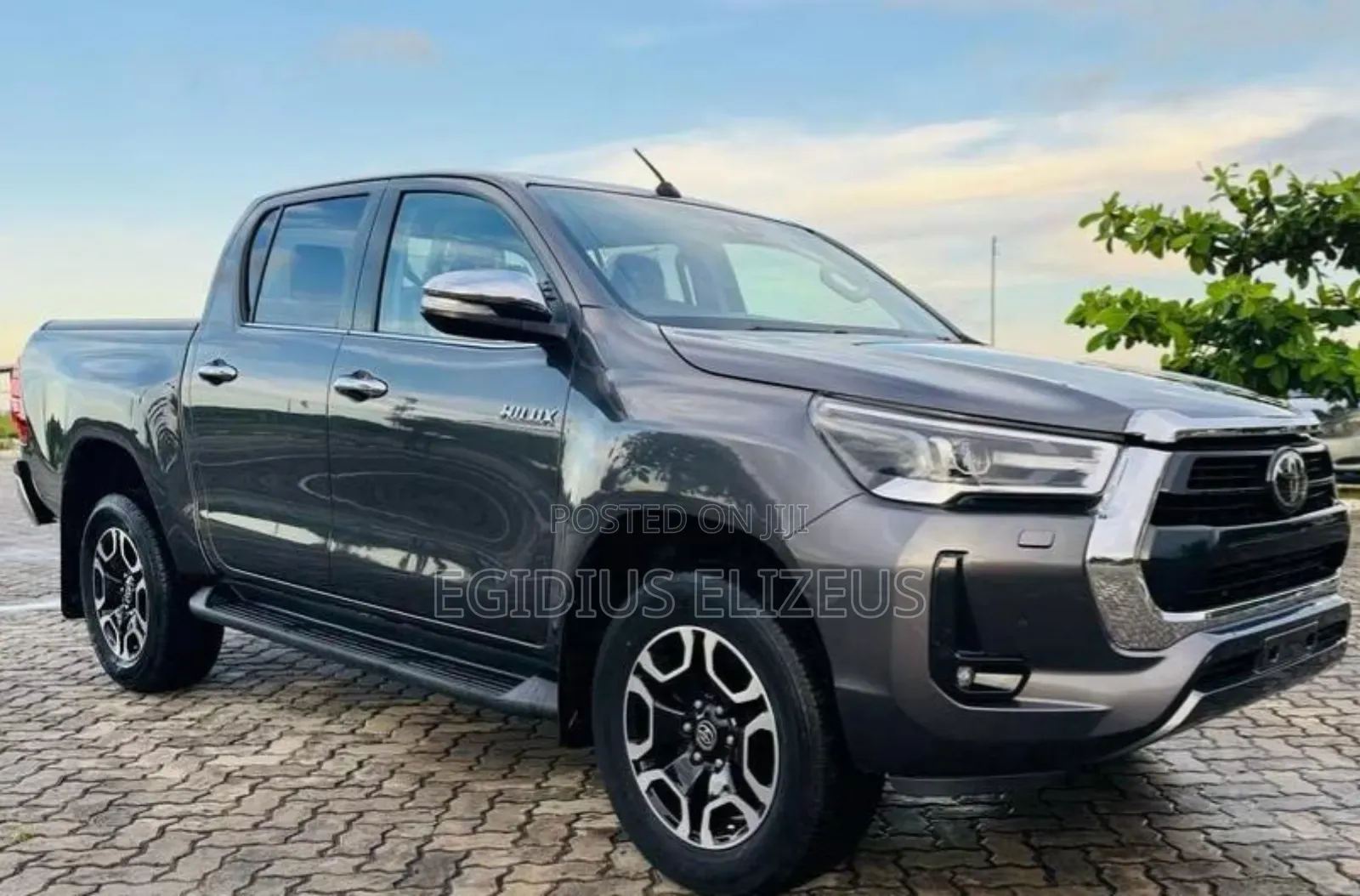 Toyota Hilux 2023 Gray