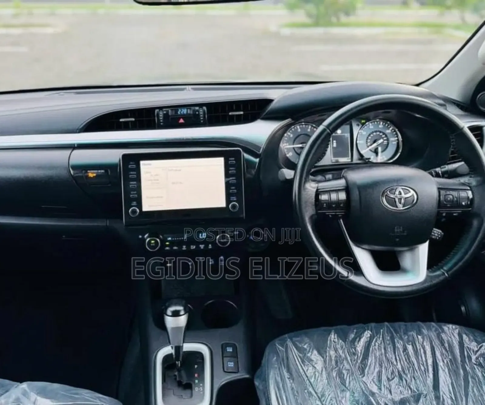 Toyota Hilux 2023 Gray