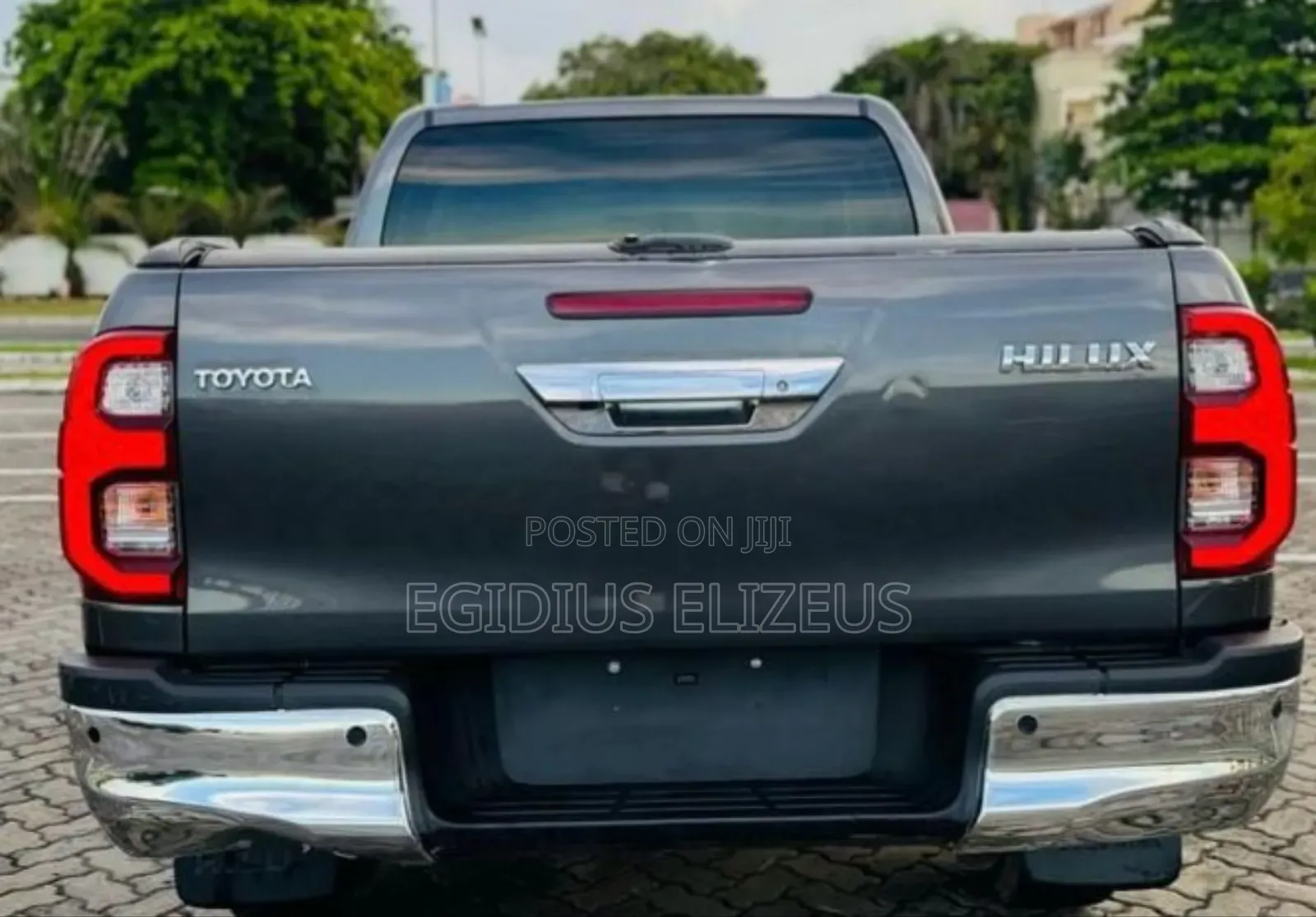 Toyota Hilux 2023 Gray