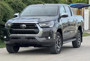 Toyota Hilux 2023 Gray
