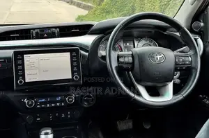 Toyota Hilux 2023 Gray