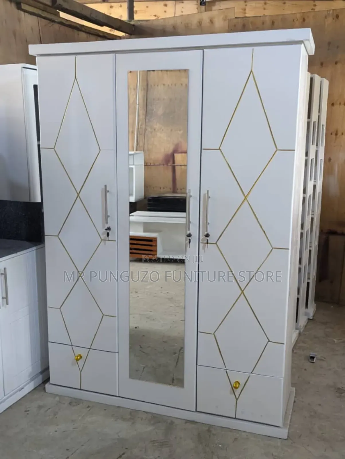 Kabati Milango Mitatu Wardrobe White