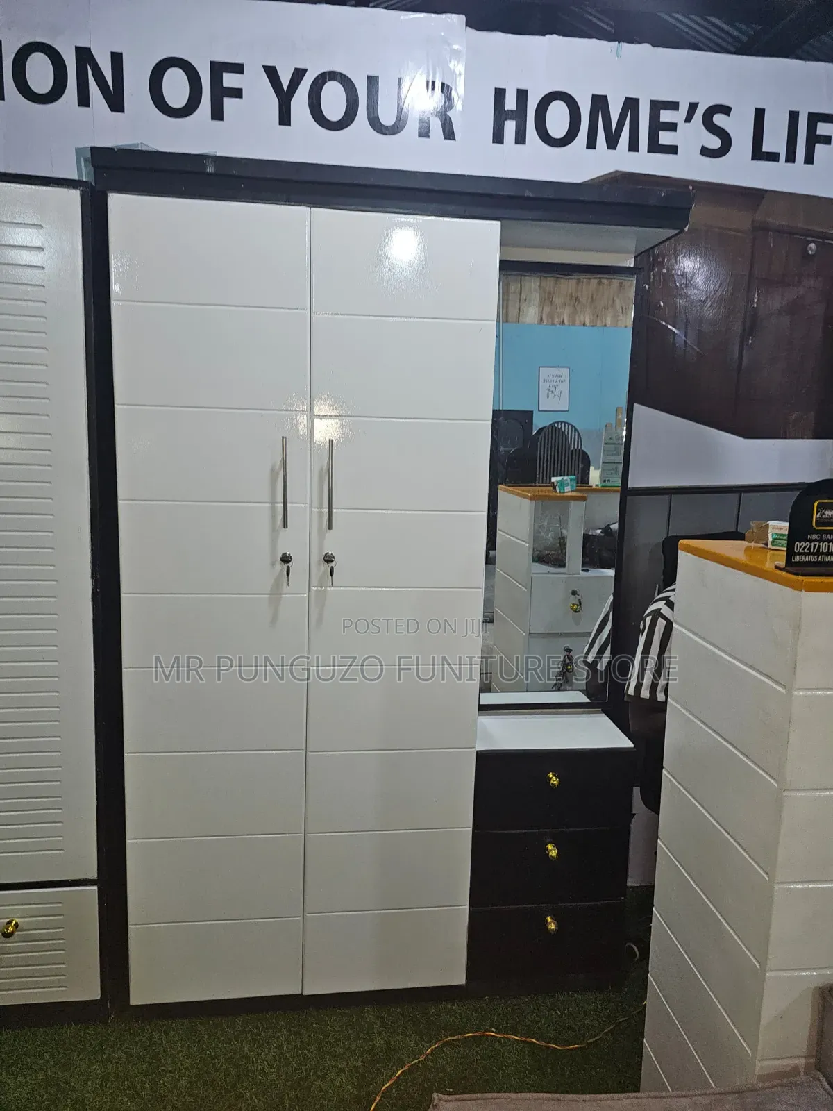 Kabati Milango Miwili Na Dressing Table Pembeni