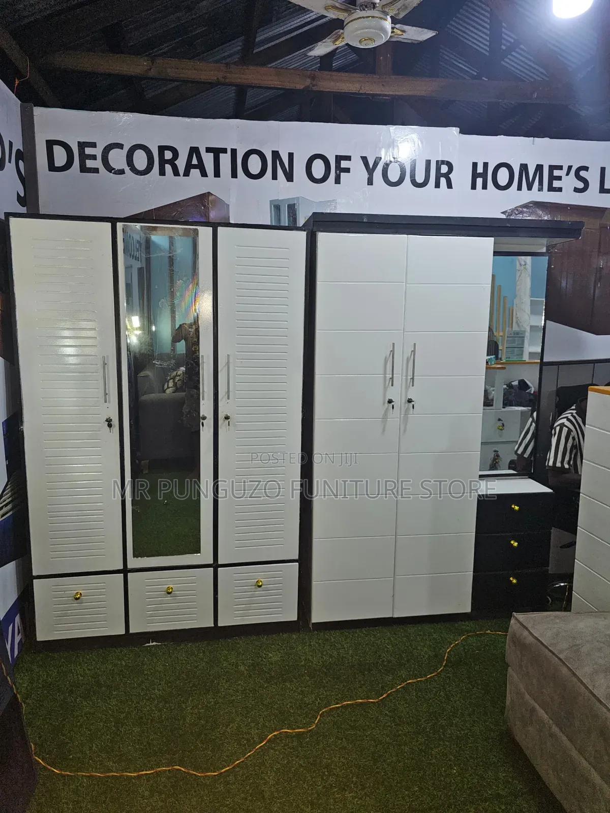 Kabati Milango Mitatu Classic Sana Meupe Wardrobe