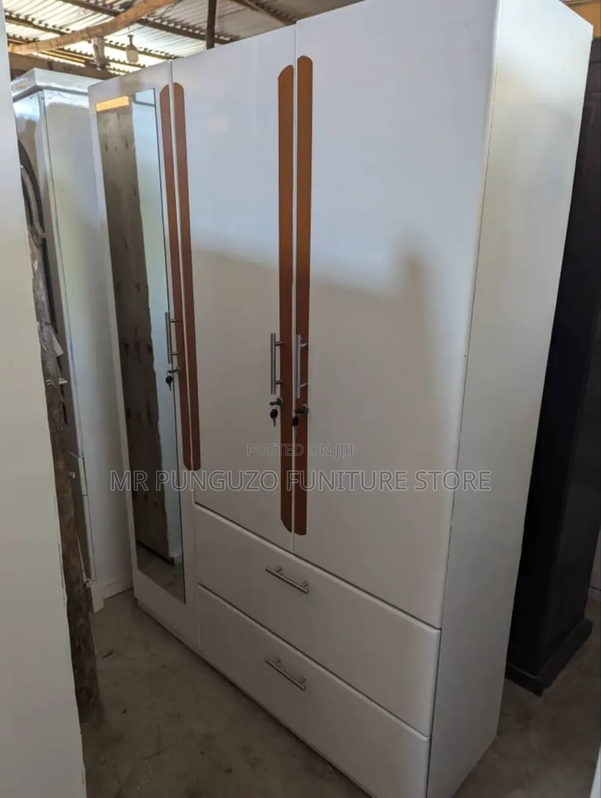 Kabati Milango Mitatu Classic Sana Wardrobe