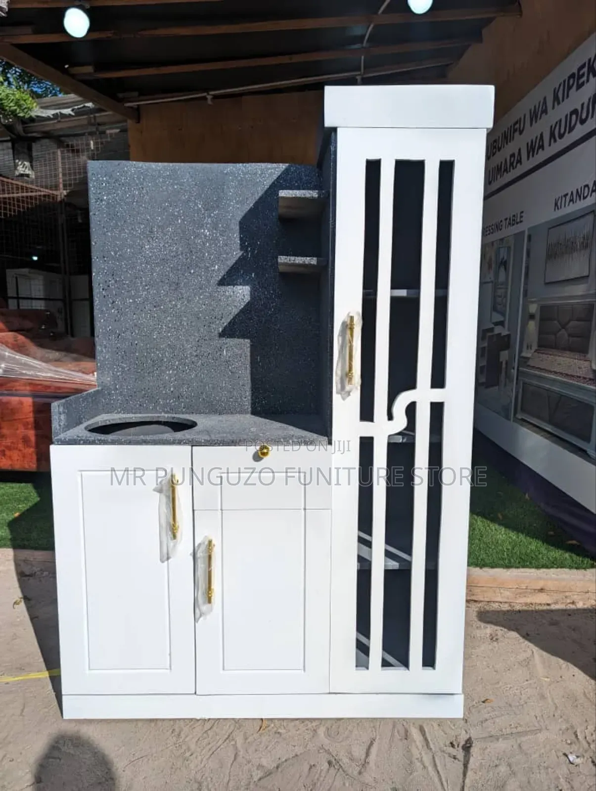Kitchen Cabinets Ya Kikabati Na Mtungi Wa Ges