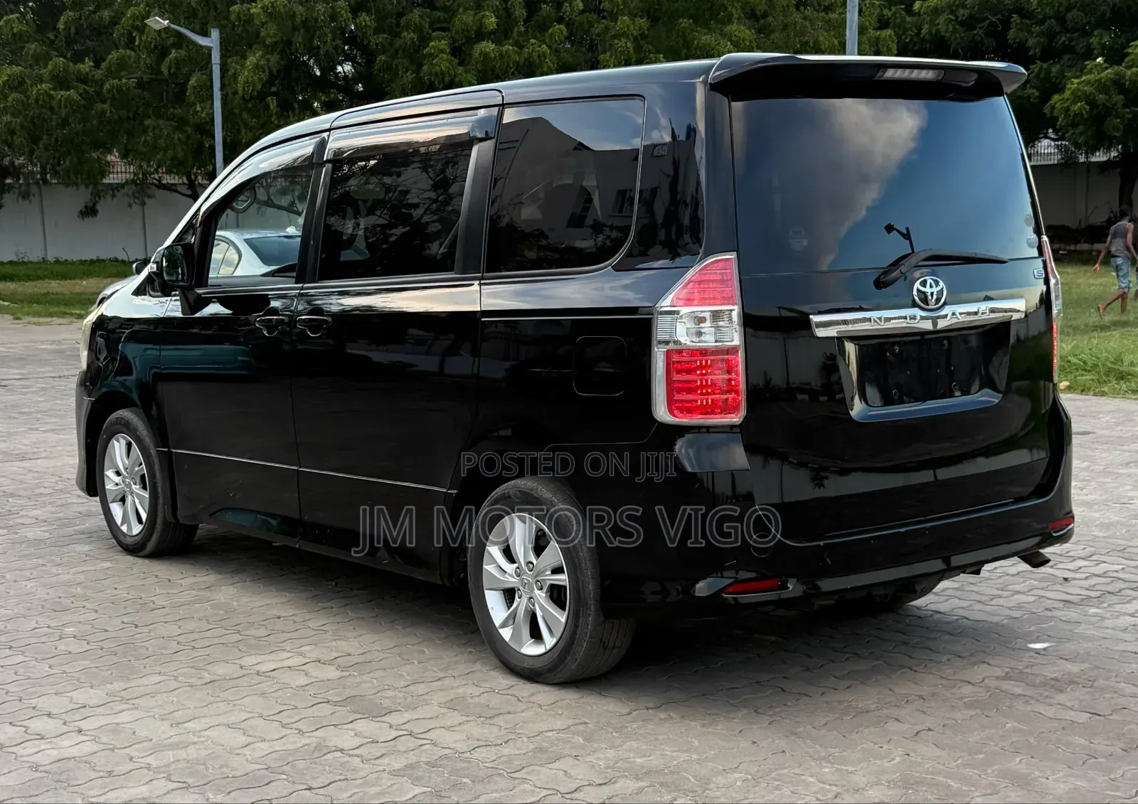 Toyota Noah 2009 Black