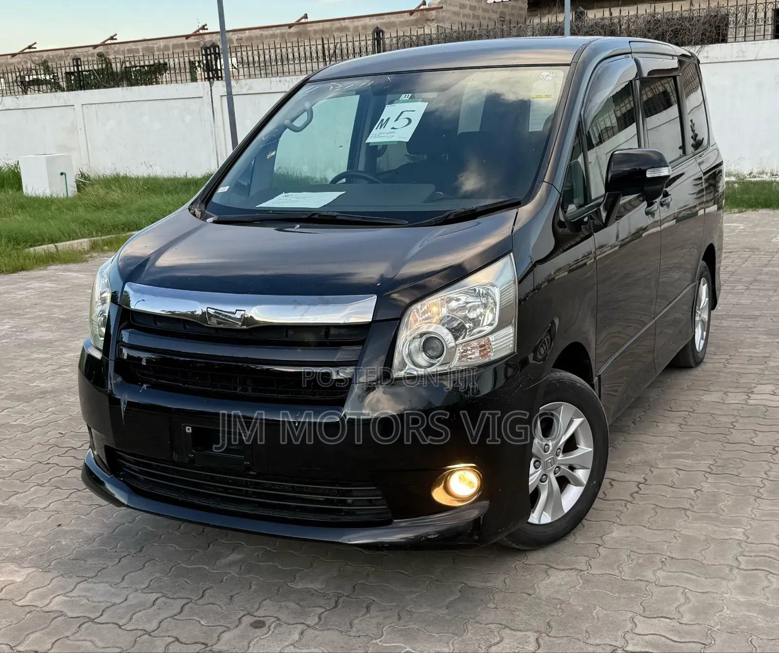 Toyota Noah 2009 Black
