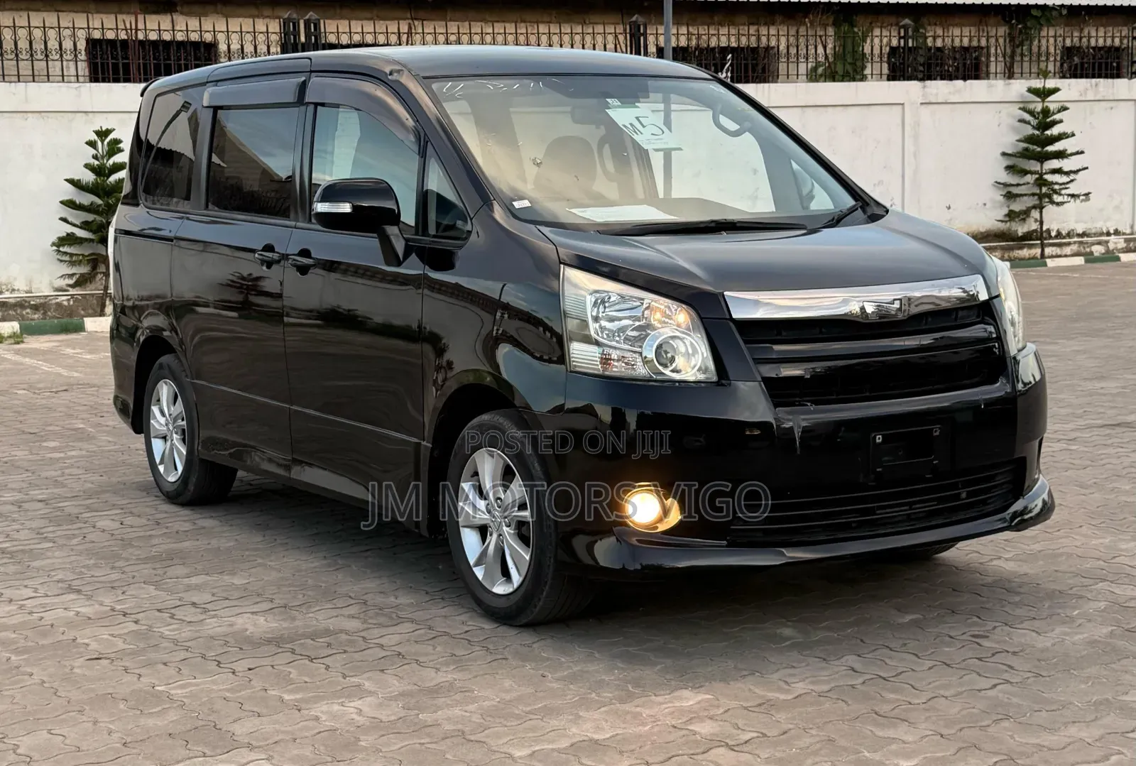 Toyota Noah 2009 Black