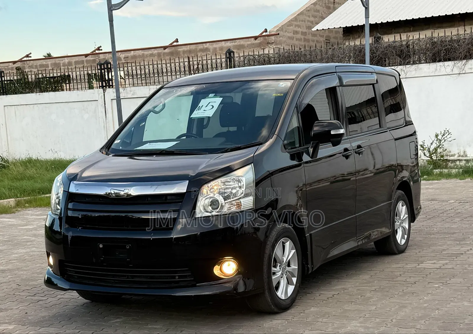 Toyota Noah 2009 Black