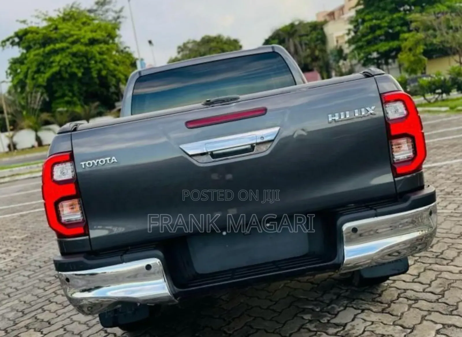 Toyota Hilux 2023 Gray