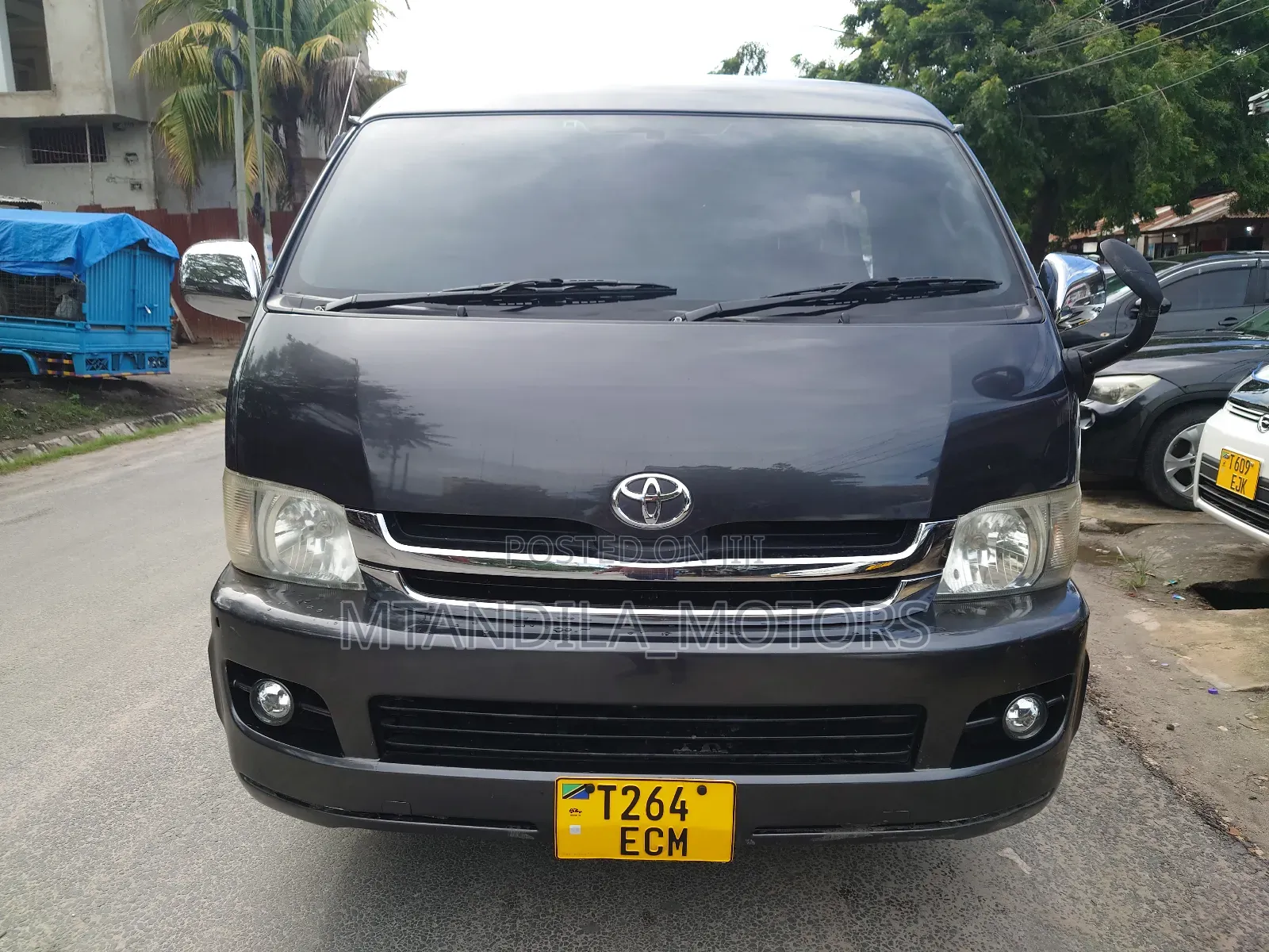 Toyota Quantum 2014 Black
