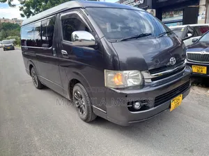 Toyota Quantum 2014 Black