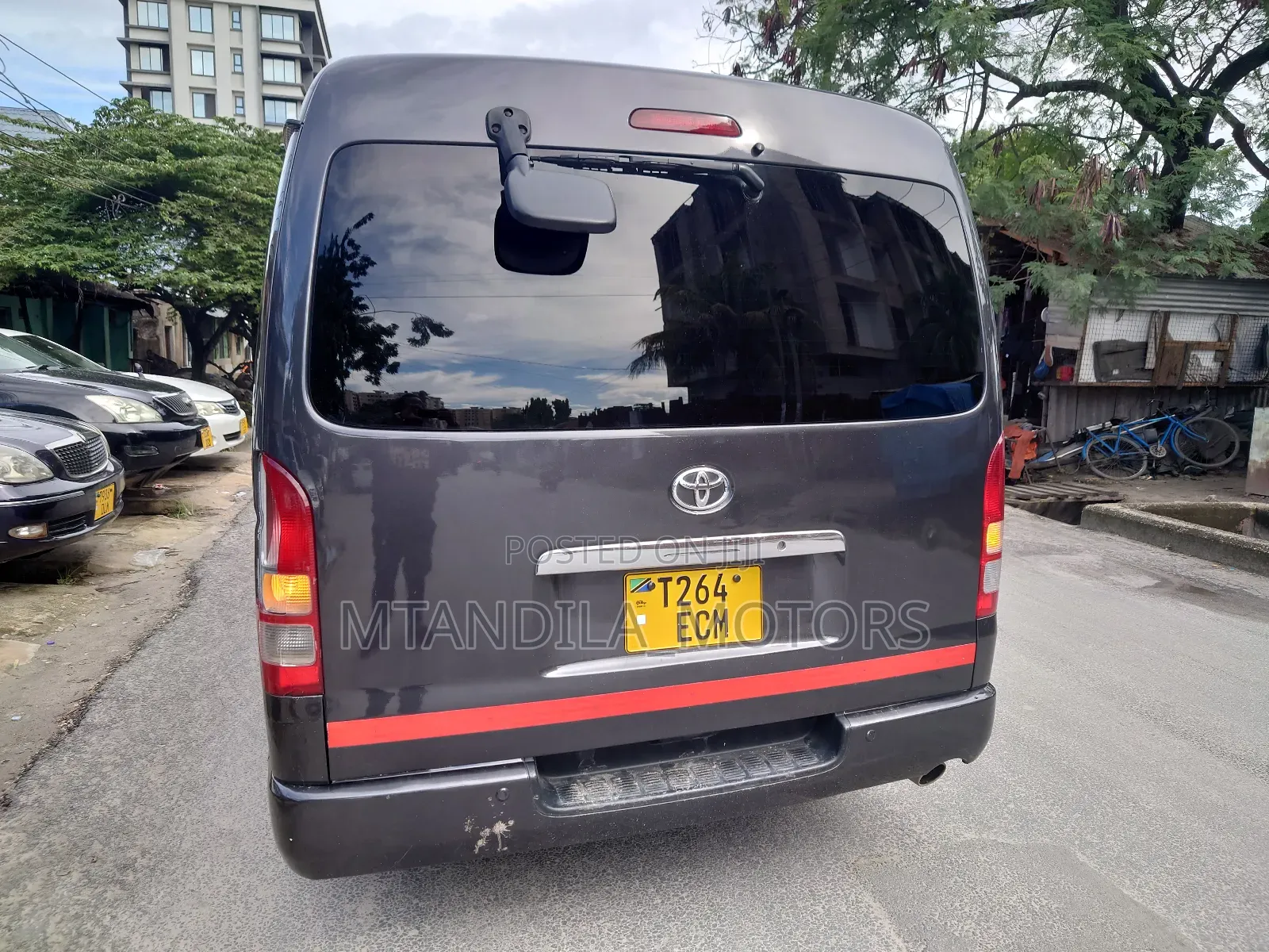 Toyota Quantum 2014 Black