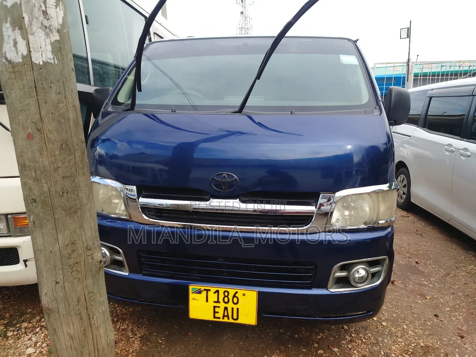Toyota Quantum 2012 Blue