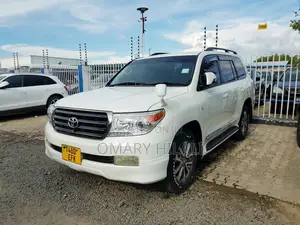 Toyota Land Cruiser 2010 White