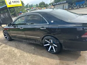 Toyota Crown Royale 2005 Black