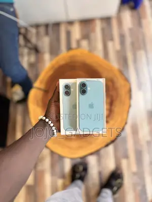 Apple iPhone 16 128 GB Green
