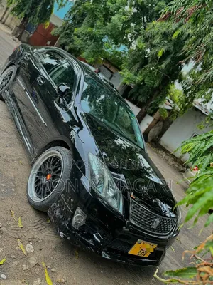 Toyota Crown 2013 Black