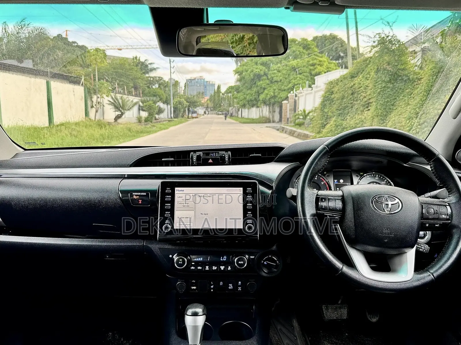 Toyota Hilux 2023 Gray