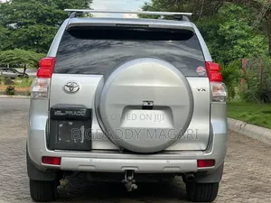 Toyota Land Cruiser Prado 2012 Silver