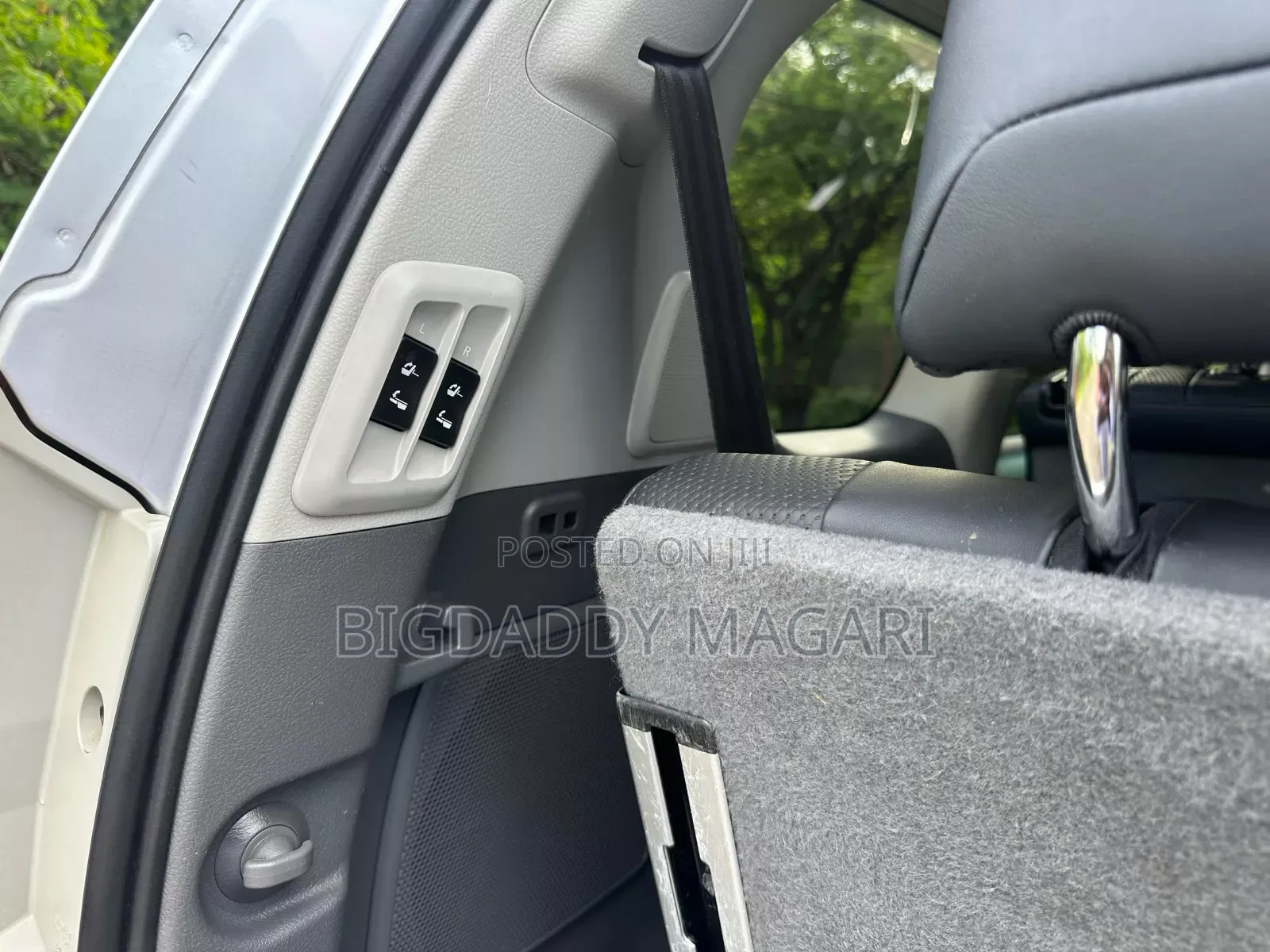 Toyota Land Cruiser Prado 2012 Silver