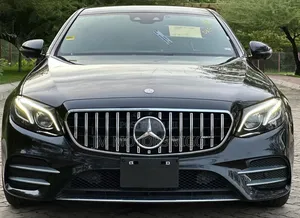 Mercedes-Benz E200 2016 Black