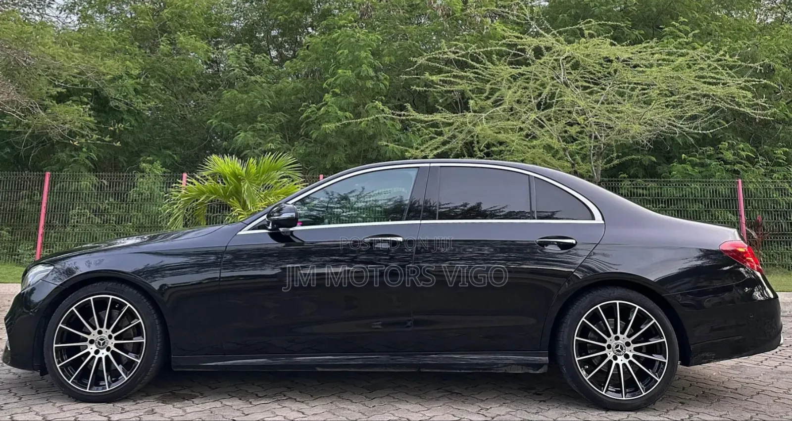 Mercedes-Benz E200 2016 Black