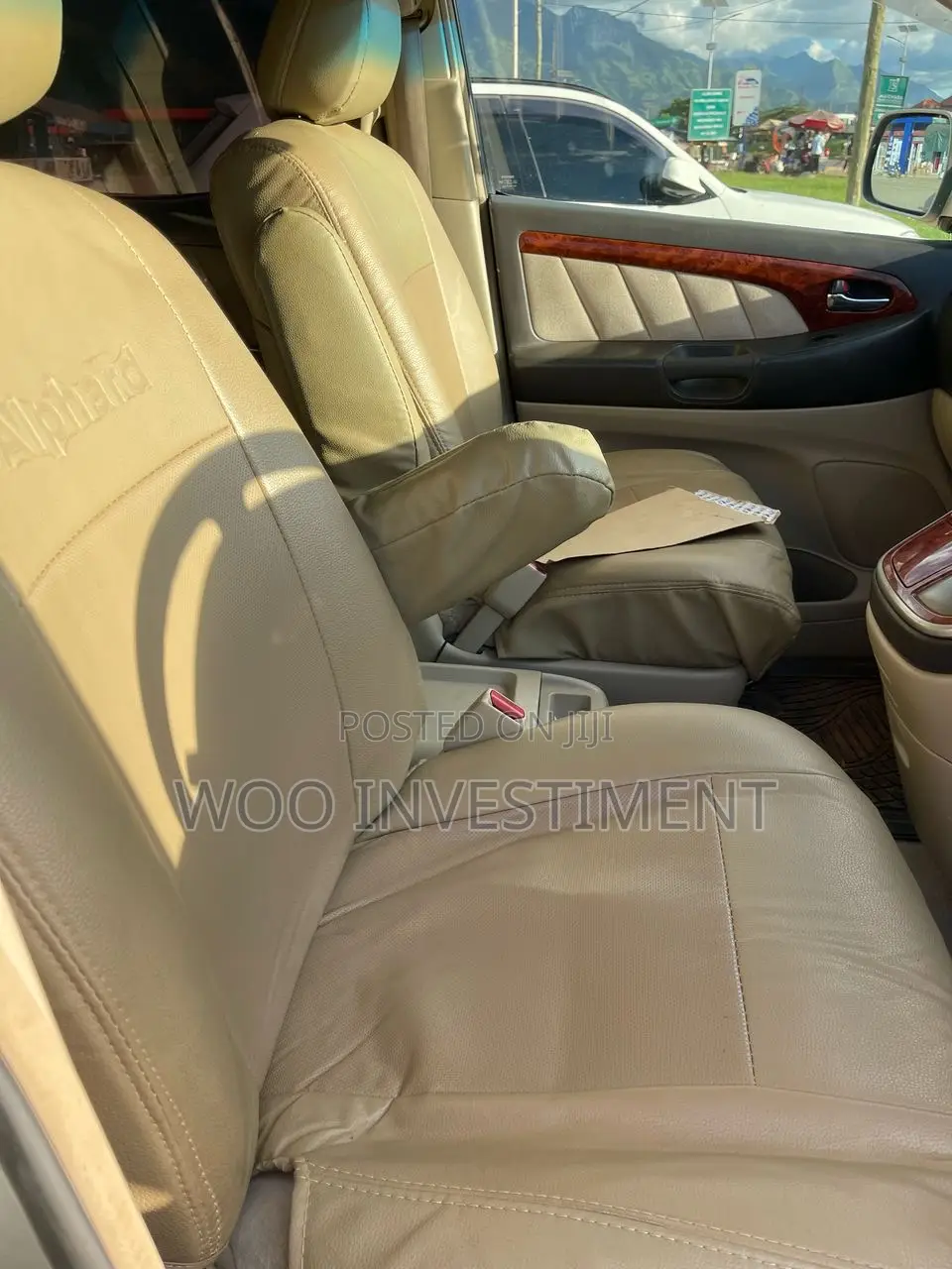 Toyota Alphard 2005 Gold