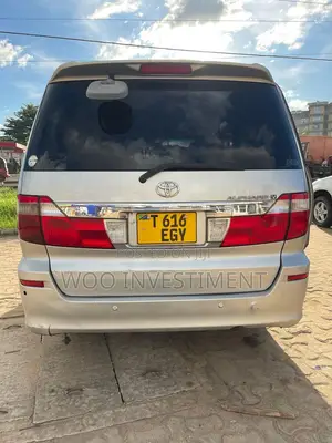 Toyota Alphard 2005 Gold