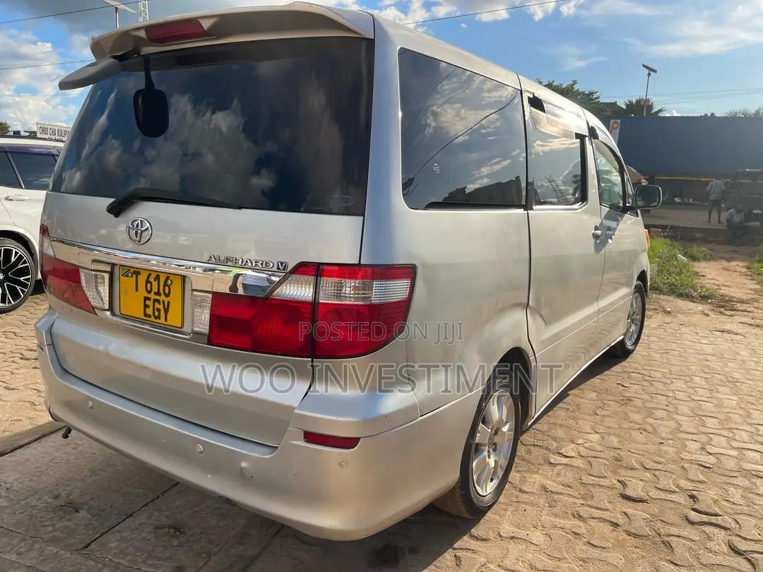 Toyota Alphard 2005 Gold