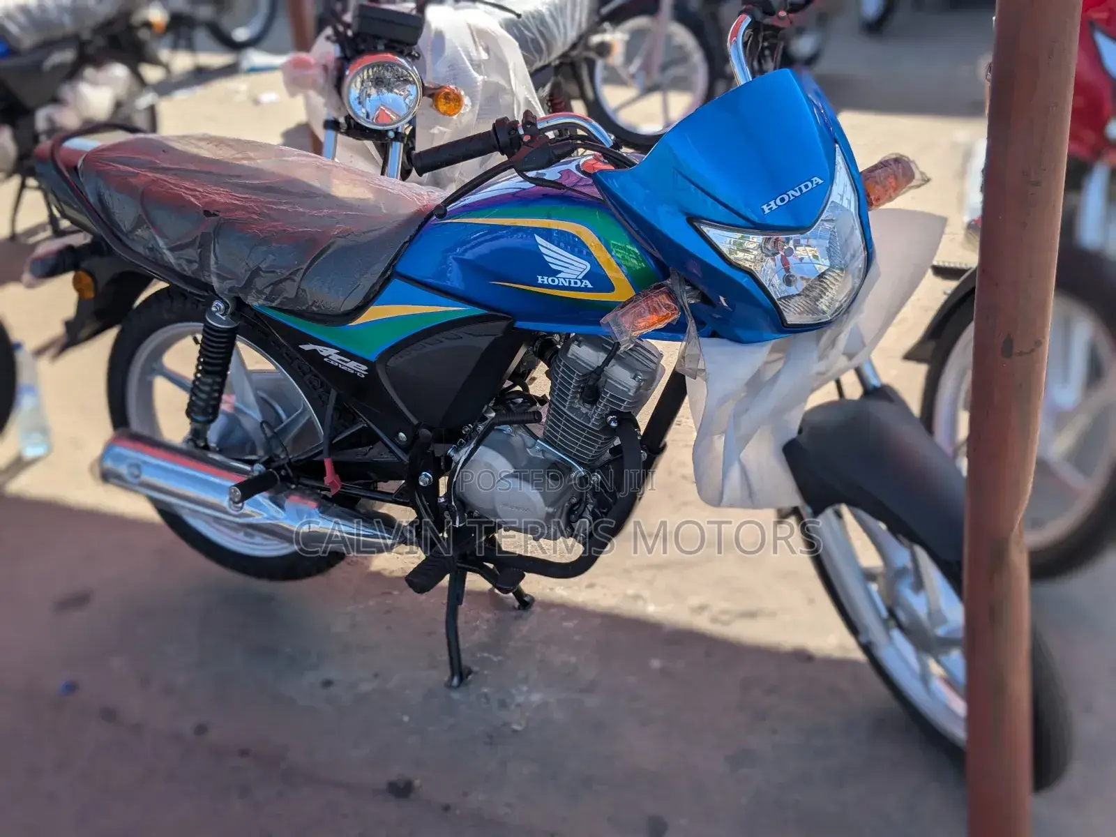 New Honda CB 2025 Red