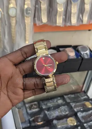 Movado Watches 
 Tarehe 
Water Resistant