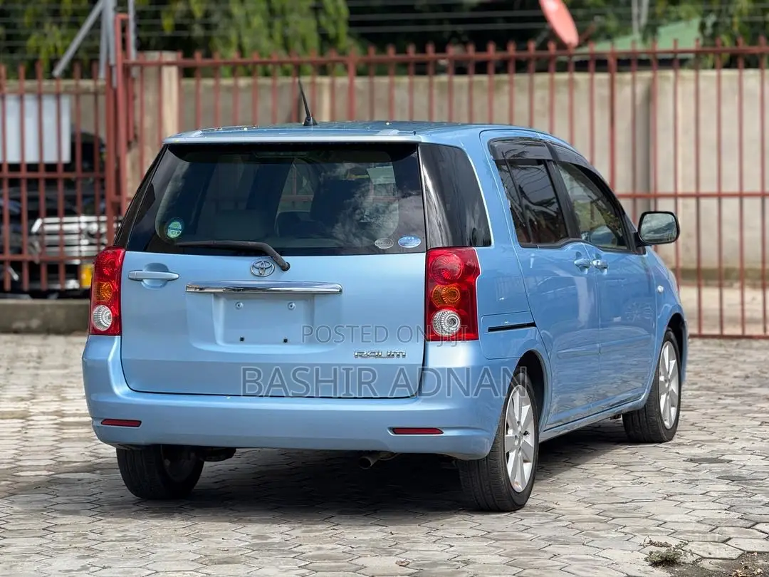 Toyota Raum 2005 Blue