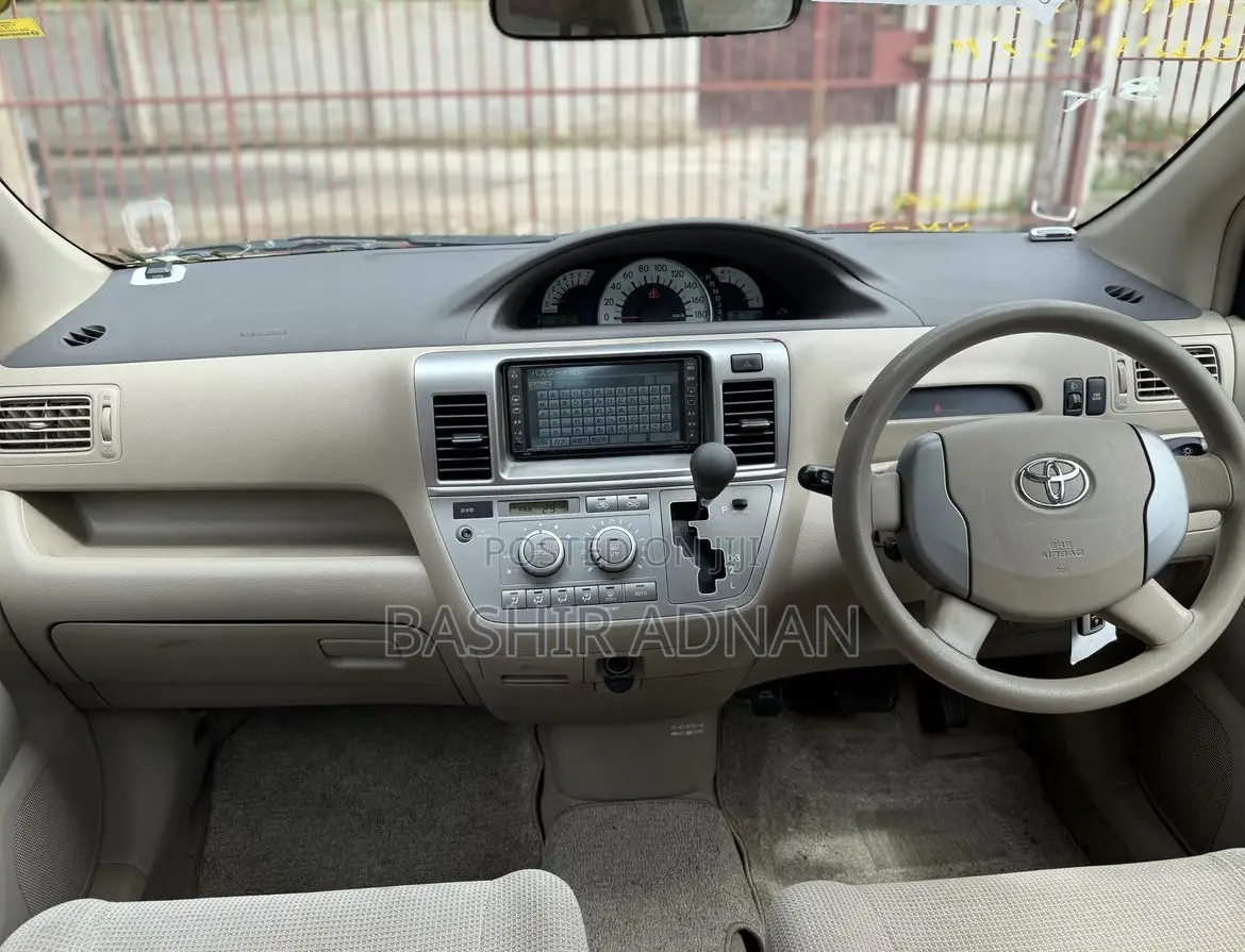 Toyota Raum 2005 Blue