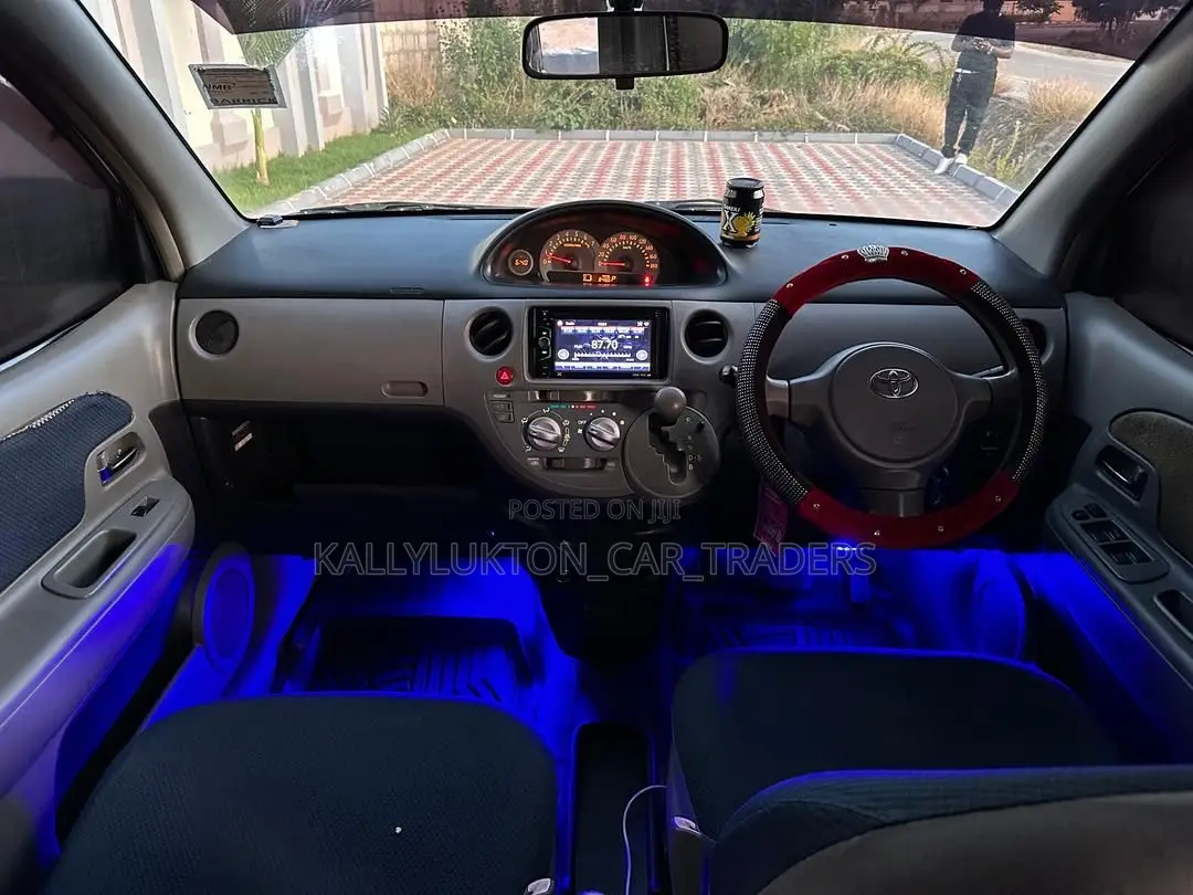Toyota Sienta 2007 Silver