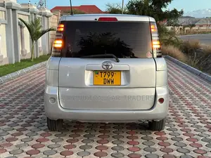Toyota Sienta 2007 Silver