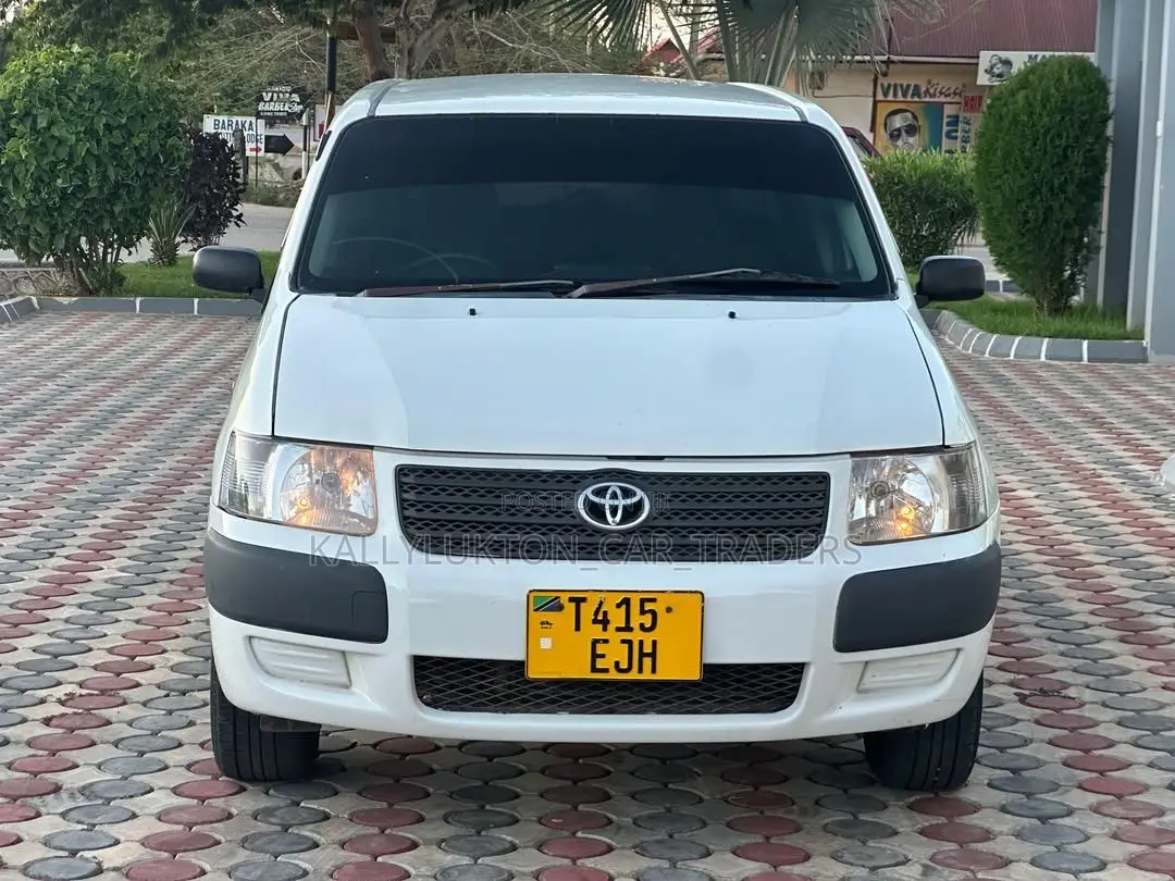Toyota Succeed 2005 White