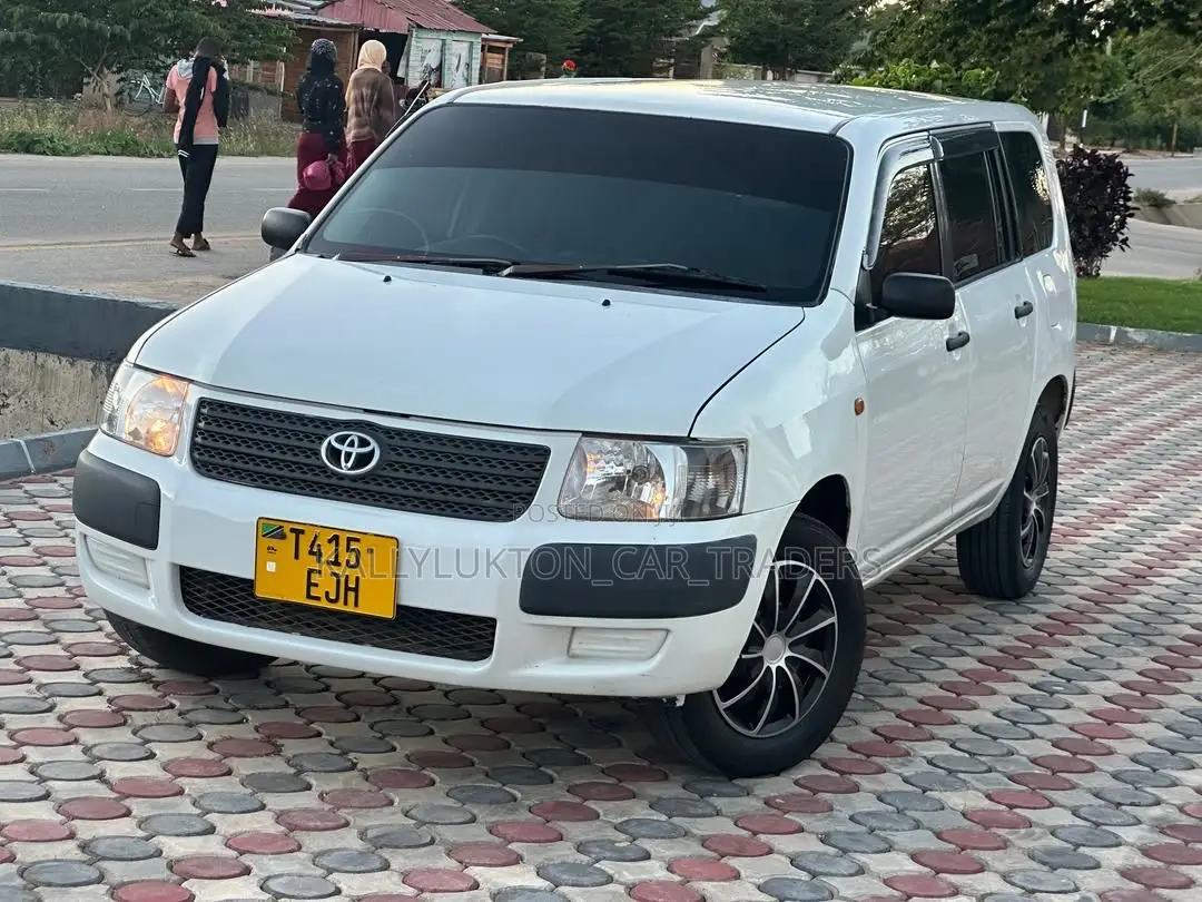 Toyota Succeed 2005 White